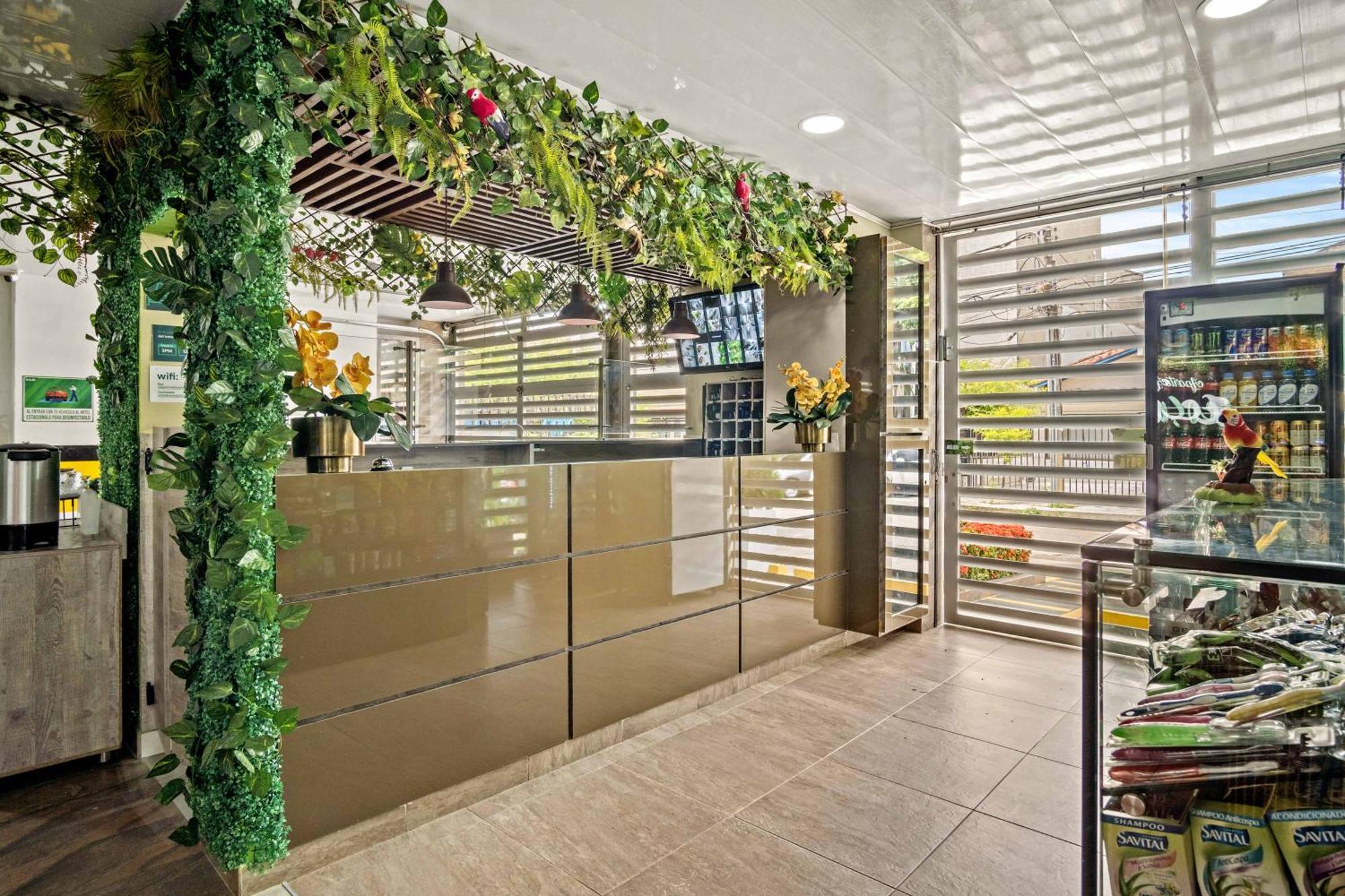 Hotel Eco Suite Кали Екстериор снимка