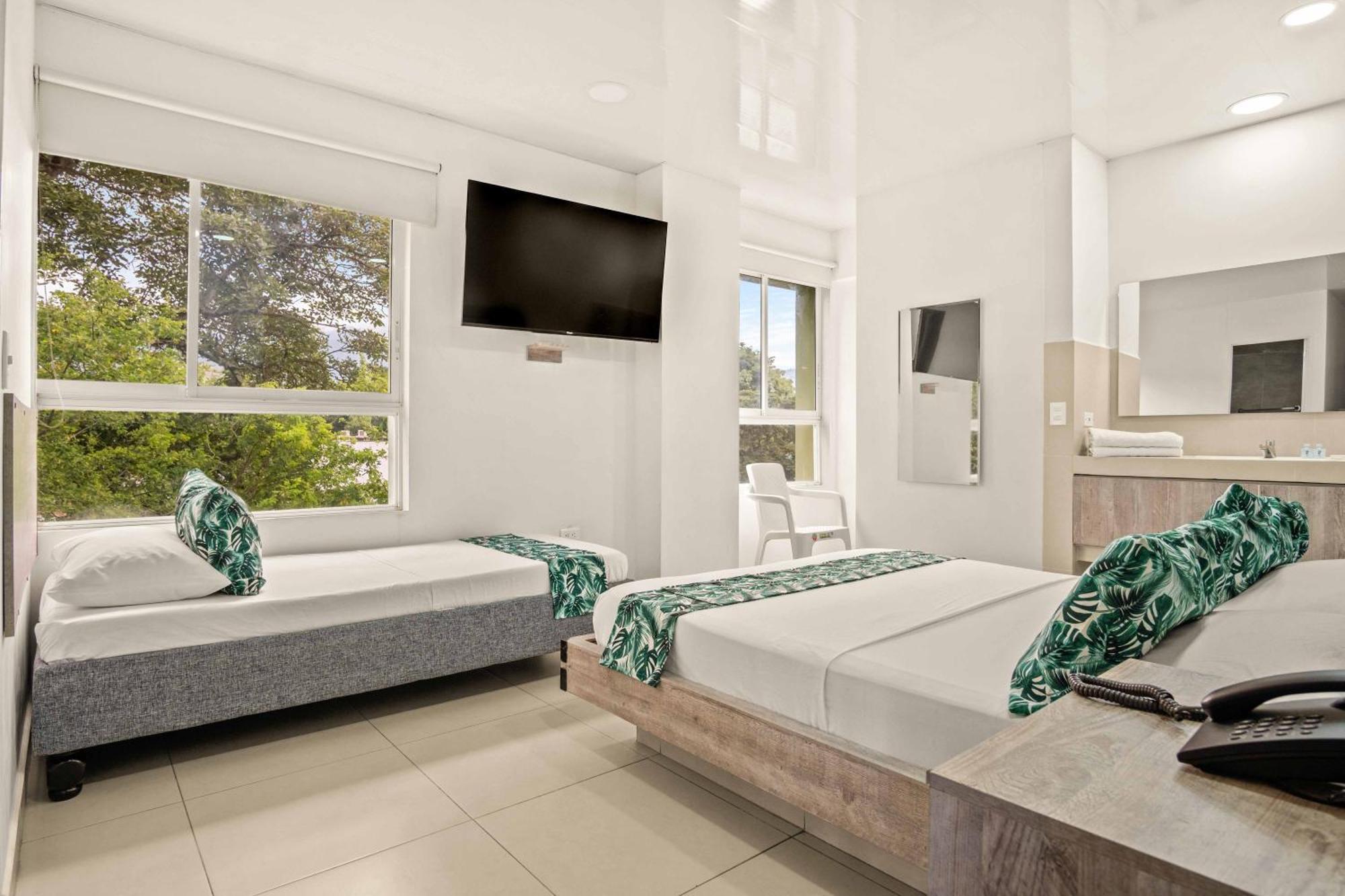 Hotel Eco Suite Кали Екстериор снимка
